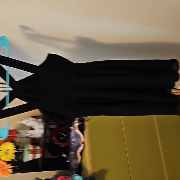 DRESS. - Picture 2 of 3